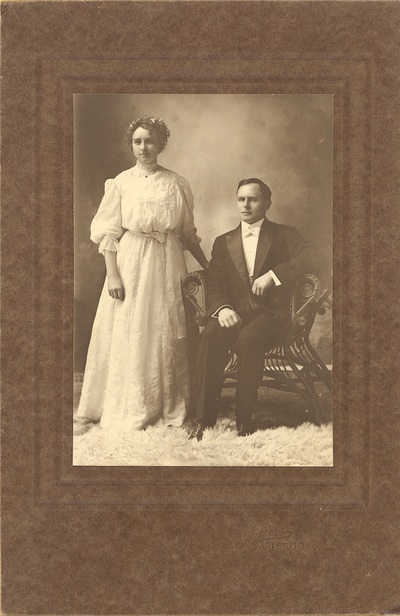 1907 12 25 edna rhea payton and john andrew hoshor wedding photo olympia washington